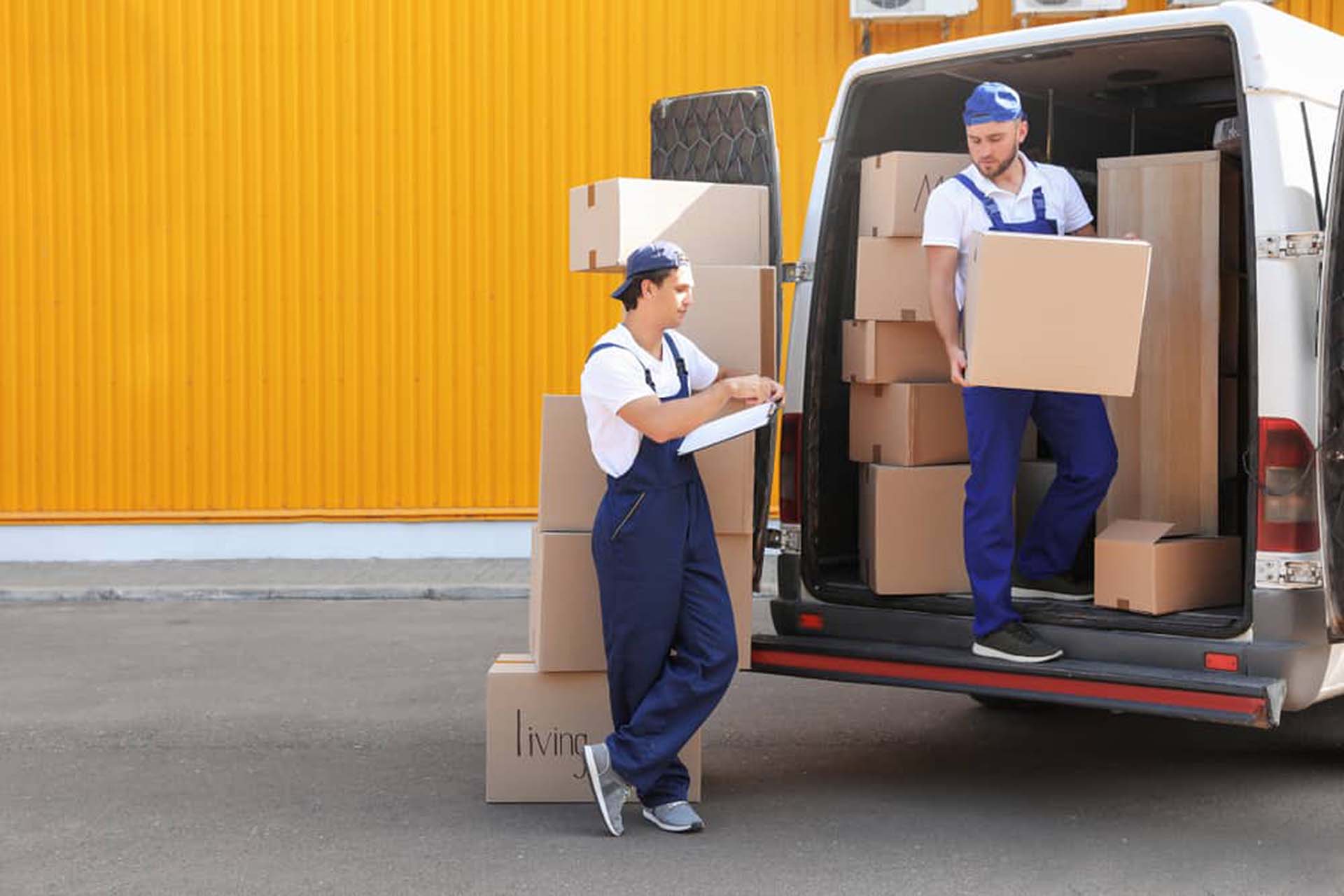 How do I find the best local movers in Bridgeport, CT?